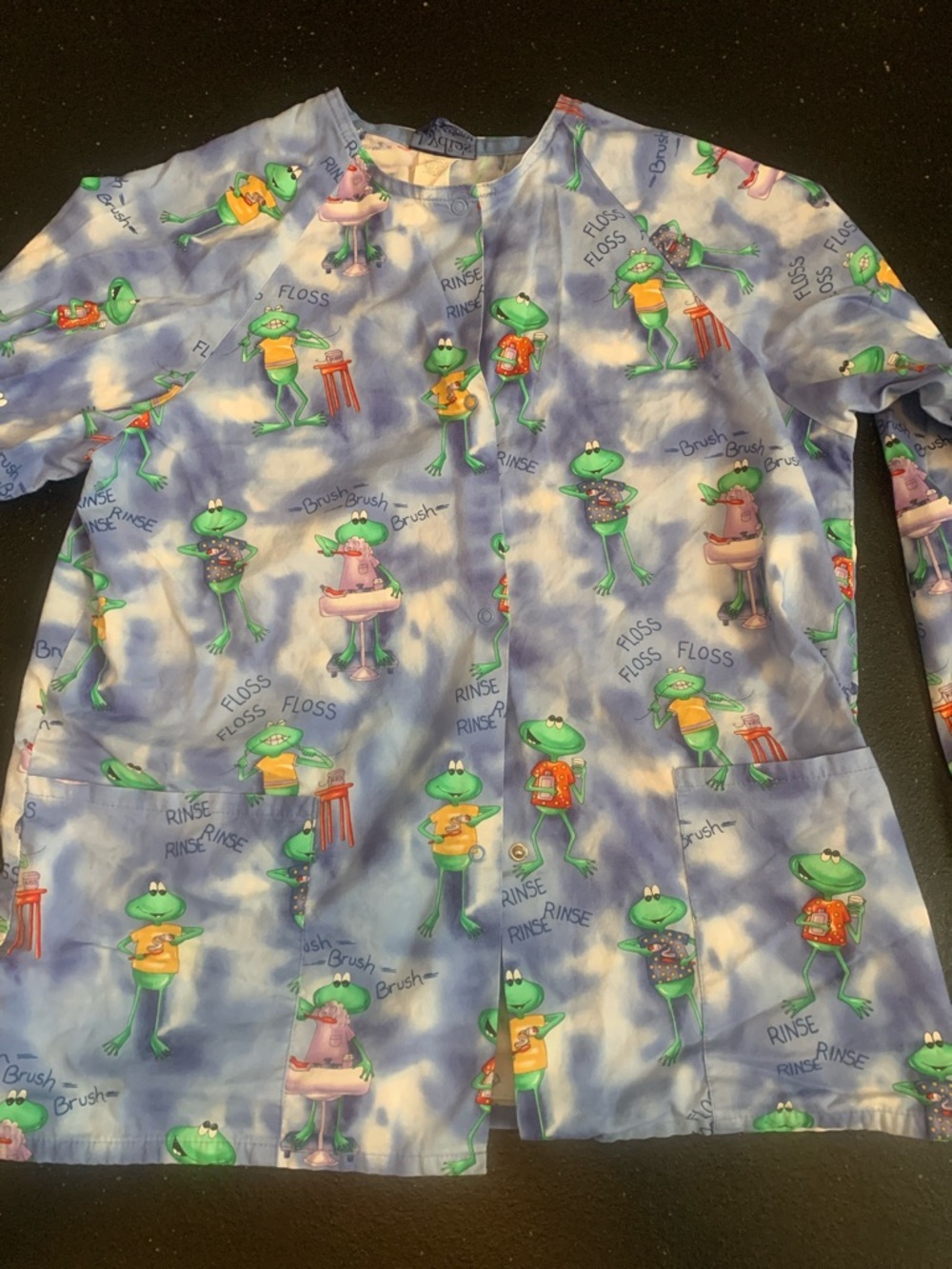 dental 🦷 Women’s Purple Frog-Print Scrub Jacket - Lydia’s uniforms - small